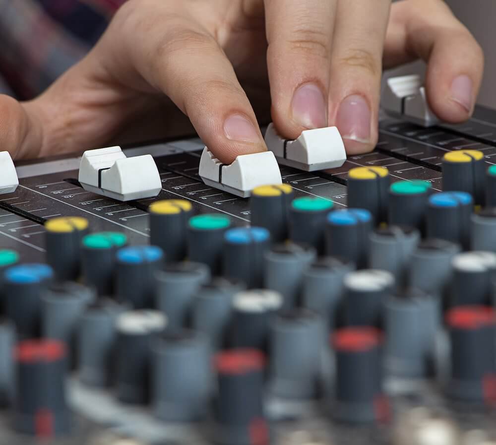 RİZE FM - Dünya bizi dinliyor